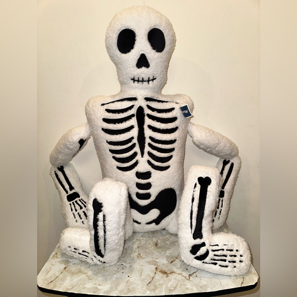 NWT Isaac Mizrahi Plush Skeleton Pillow 5 Foot Halloween Decor TikTok Viral